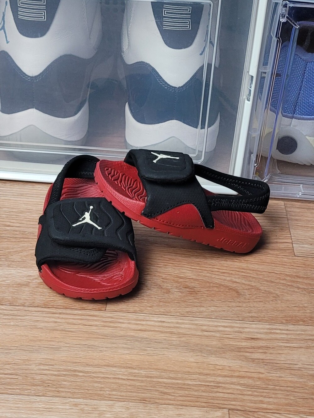 Jordan Kids Slip On Sandels Size 7c
